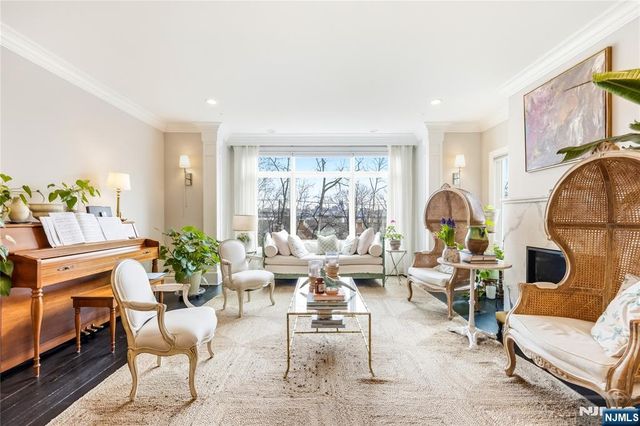 1228 River Road, Edgewater, NJ 07020