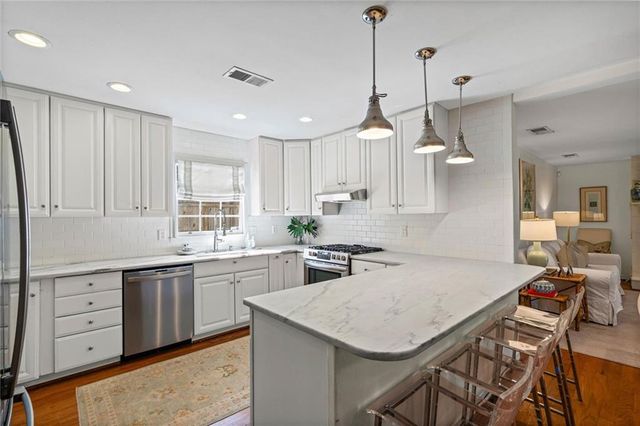 363 Ridgelawn W Drive, Mobile, AL 36608