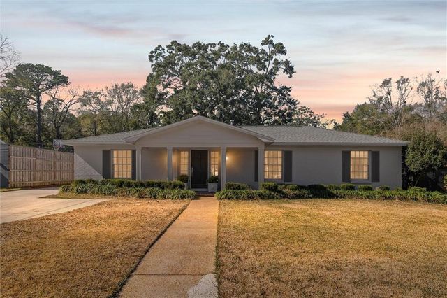 363 Ridgelawn W Drive, Mobile, AL 36608