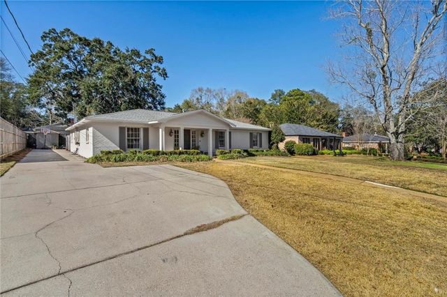 363 Ridgelawn W Drive, Mobile, AL 36608