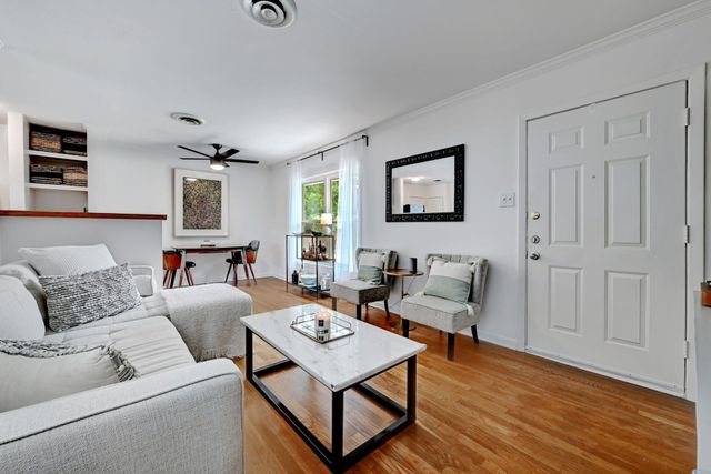 5700 Avenue G, Austin, TX 78752