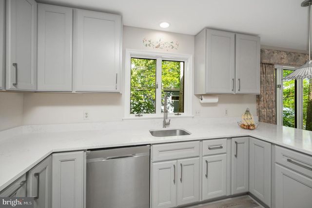126 GREEN SPRING RD, Locust Grove, VA 22508