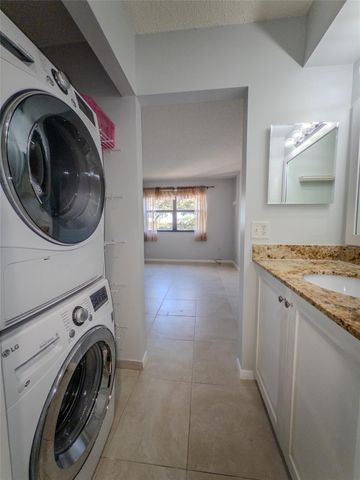 10332 Sunrise Lakes Boulevard 310, Sunrise, FL 33322