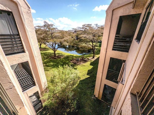 10332 Sunrise Lakes Boulevard 310, Sunrise, FL 33322