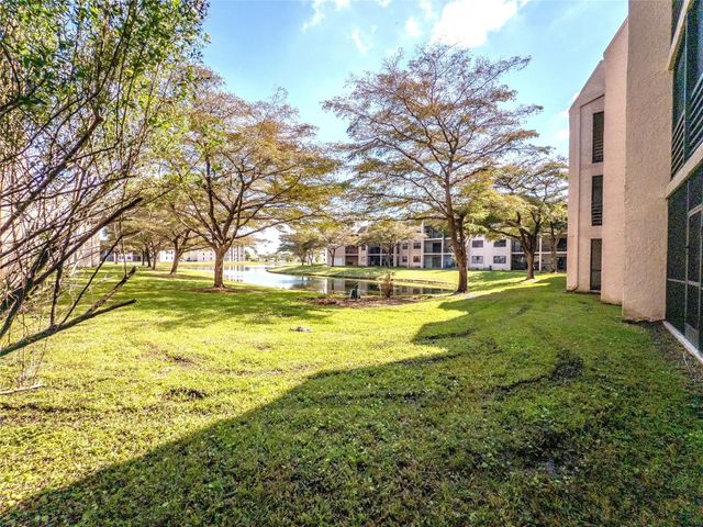 10332 Sunrise Lakes Boulevard 310, Sunrise, FL 33322