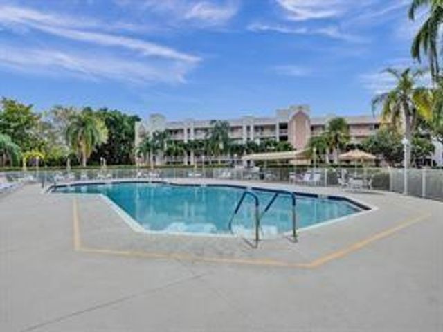 10332 Sunrise Lakes Boulevard 310, Sunrise, FL 33322