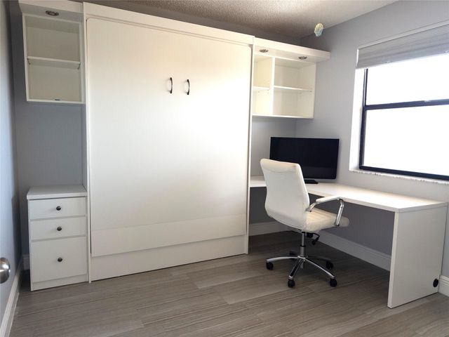 10332 Sunrise Lakes Boulevard 310, Sunrise, FL 33322