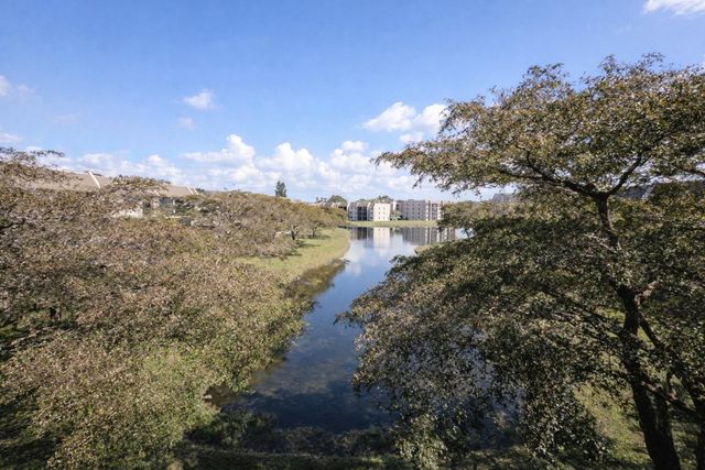 10332 Sunrise Lakes Boulevard 310, Sunrise, FL 33322