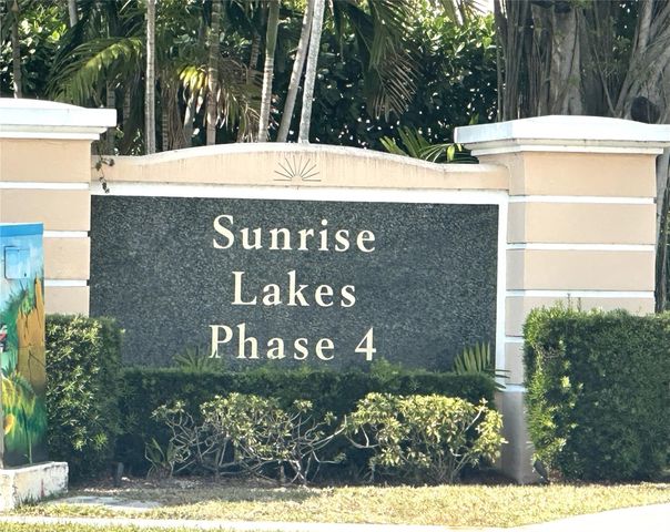 10332 Sunrise Lakes Boulevard 310, Sunrise, FL 33322