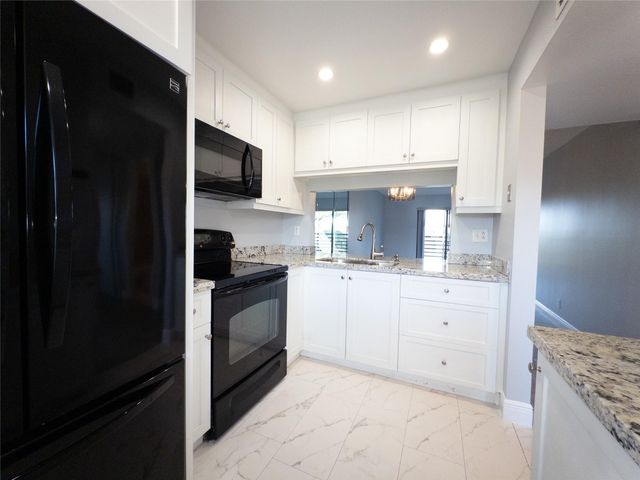 10332 Sunrise Lakes Boulevard 310, Sunrise, FL 33322