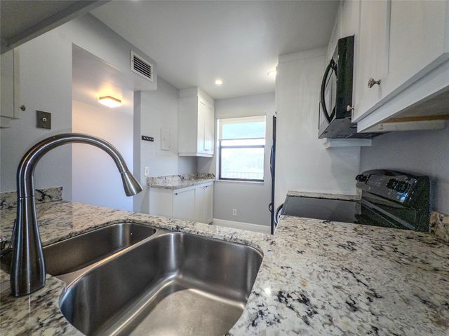 10332 Sunrise Lakes Boulevard 310, Sunrise, FL 33322