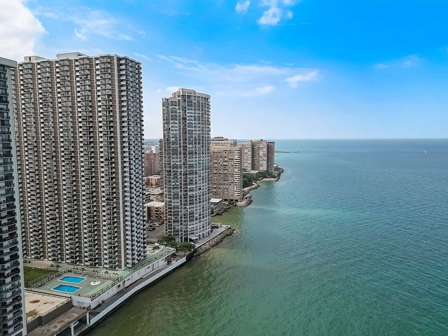 6033 N Sheridan Road 36F, Chicago, IL 60660