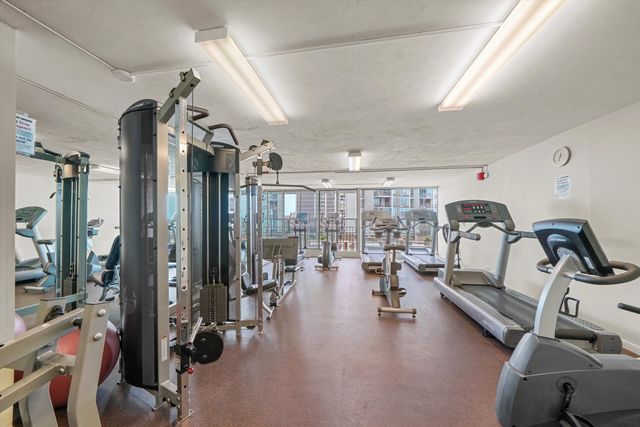 6033 N Sheridan Road 36F, Chicago, IL 60660