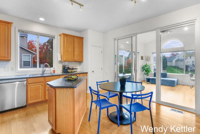 5656 Highbury Drive SE, Ada, MI 49301