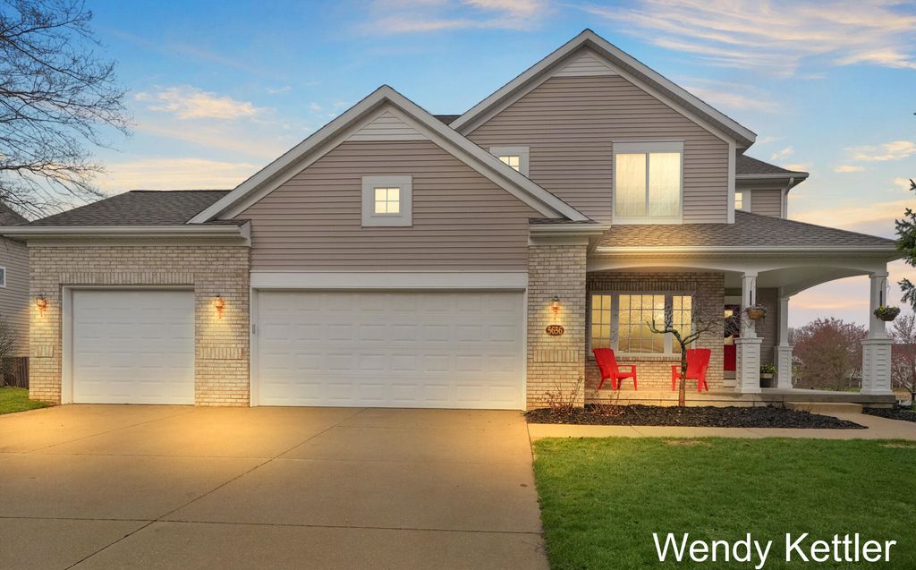 5656 Highbury Drive SE, Ada, MI 49301