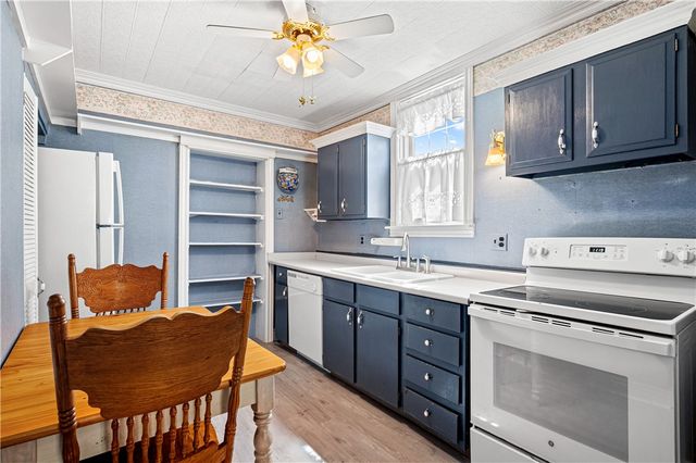 310 Meadow Ave, Charleroi Boro, PA 15022