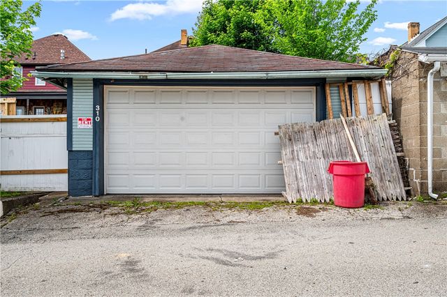 310 Meadow Ave, Charleroi Boro, PA 15022