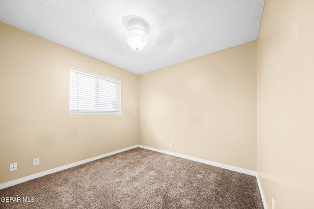 5656 Kensington Circle, El Paso, TX 79924