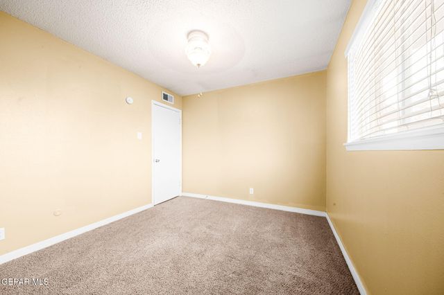 5656 Kensington Circle, El Paso, TX 79924