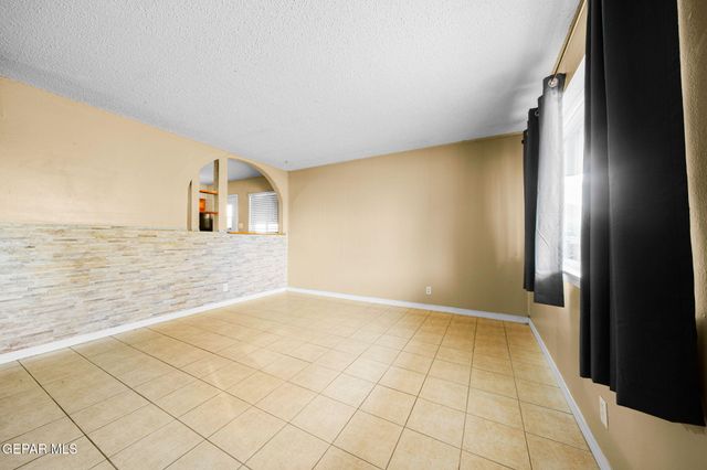 5656 Kensington Circle, El Paso, TX 79924