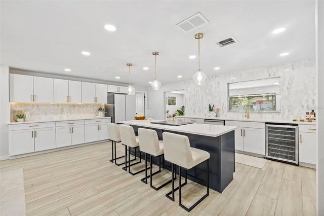 1905 ORO COURT, Clearwater, FL 33764