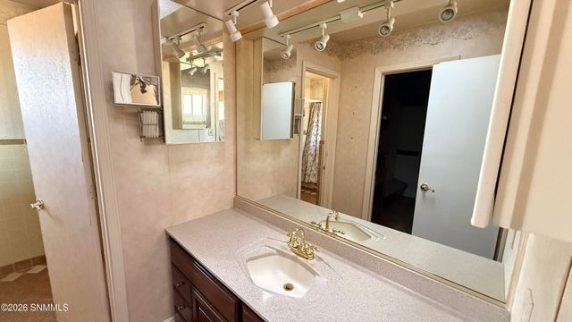 1908 Francine Court, Las Cruces, NM 88007