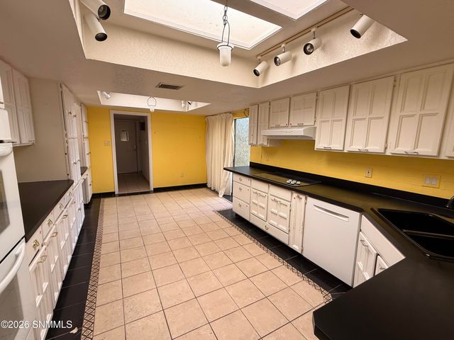 1908 Francine Court, Las Cruces, NM 88007