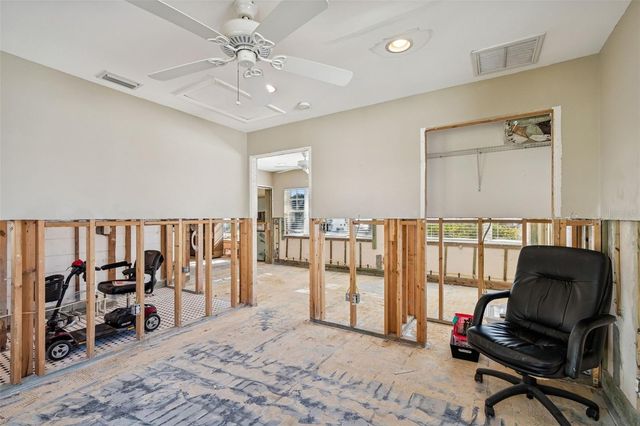 19 SANDPIPER ROAD, Tampa, FL 33609