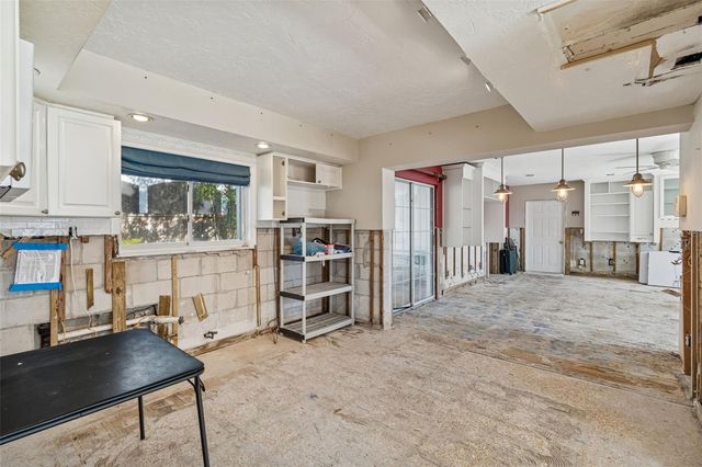 19 SANDPIPER ROAD, Tampa, FL 33609