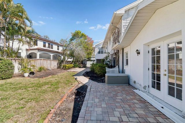 19 SANDPIPER ROAD, Tampa, FL 33609