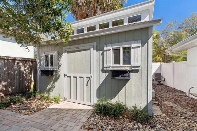 19 SANDPIPER ROAD, Tampa, FL 33609