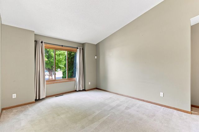 13525 Oakwood Drive, Rogers, MN 55374