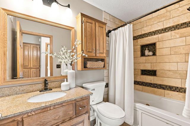13525 Oakwood Drive, Rogers, MN 55374