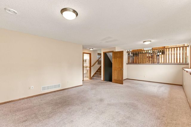 13525 Oakwood Drive, Rogers, MN 55374