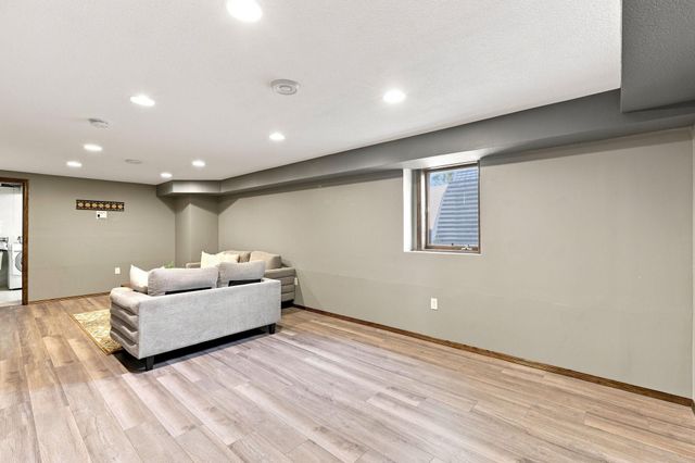 13525 Oakwood Drive, Rogers, MN 55374