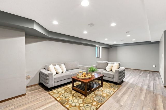 13525 Oakwood Drive, Rogers, MN 55374