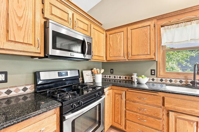 13525 Oakwood Drive, Rogers, MN 55374