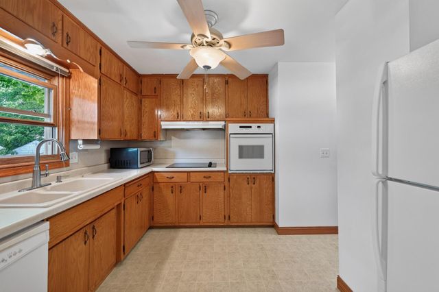 1535 Mclean Avenue, Saint Paul, MN 55106