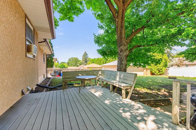 1535 Mclean Avenue, Saint Paul, MN 55106