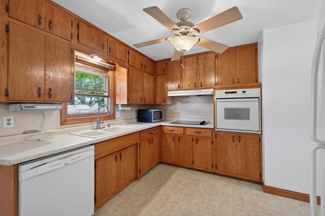 1535 Mclean Avenue, Saint Paul, MN 55106