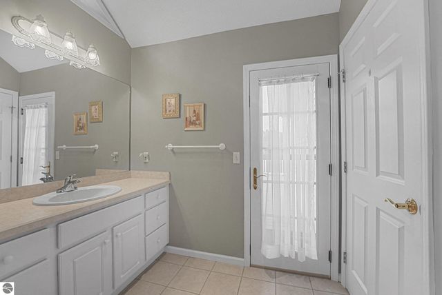 2854 E Crown Drive, Traverse City, MI 49685