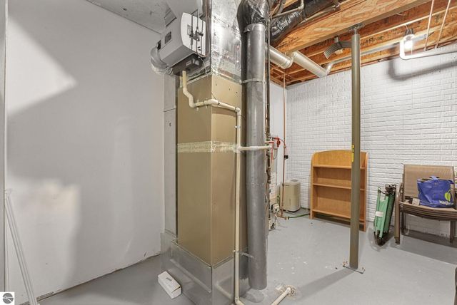 2854 E Crown Drive, Traverse City, MI 49685