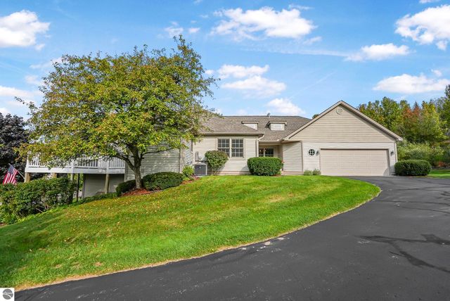 2854 E Crown Drive, Traverse City, MI 49685