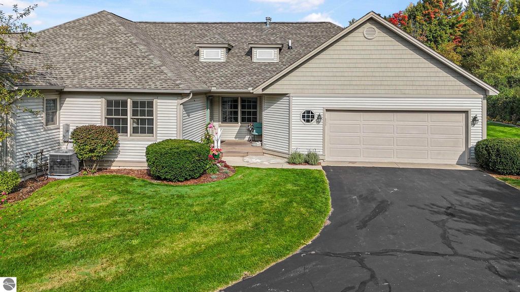 2854 E Crown Drive, Traverse City, MI 49685