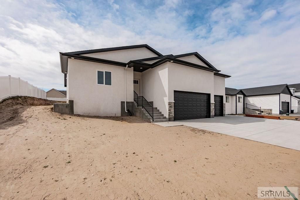 Image 2 of property listing at 2089 Magellan Loop, Pocatello, ID 83204