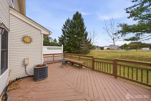 25 Colleen Court, South Brunswick, NJ 08824