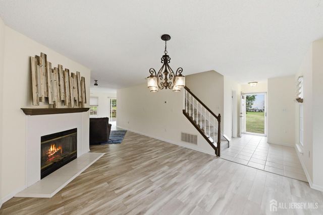 25 Colleen Court, South Brunswick, NJ 08824