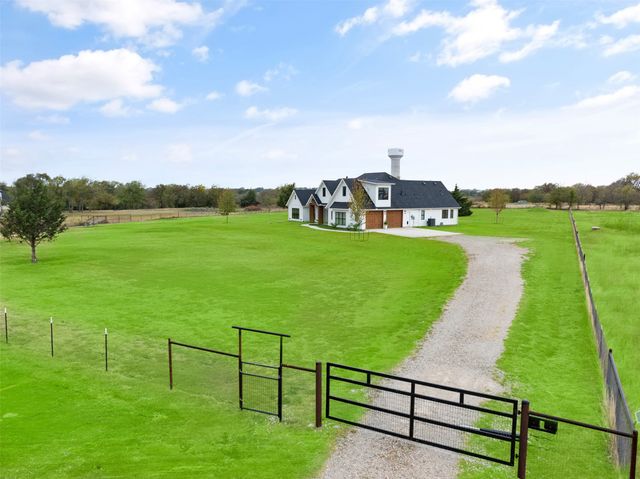 1267 Willy Vester Road, Van Alstyne, TX 75495