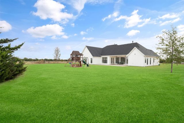 1267 Willy Vester Road, Van Alstyne, TX 75495