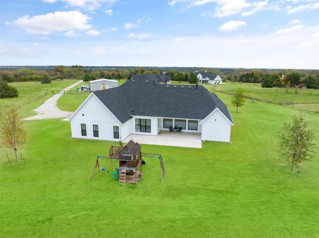 1267 Willy Vester Road, Van Alstyne, TX 75495